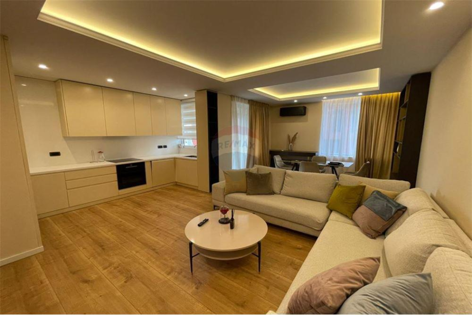 Shqiperi, jepet me qera apartament 2+1 , 108 m² 1.100 € (Perballe Toptani Center - Qendër, Shqipëri)