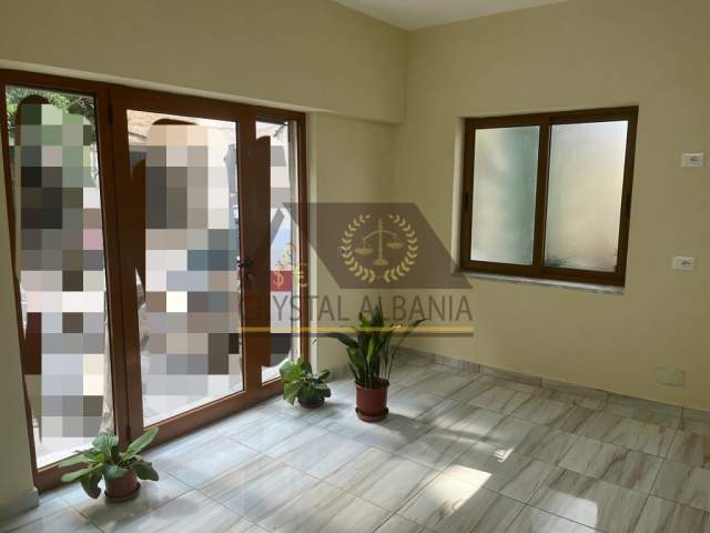 Tirane, jepet me qera ambjent biznesi Kati 0, 33 m² 400 Euro (Rruga Bardhok Biba)