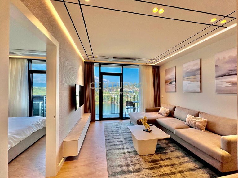 Tirane, jepet me qera apartament 1+1 Kati 9, 70 m² 1.300 € ( Lokacion: Kompleksi i preferuar dhe i qetë, pranë Parkut të Liqenit Artificiale dhe me akses në rrugët kryesore.)