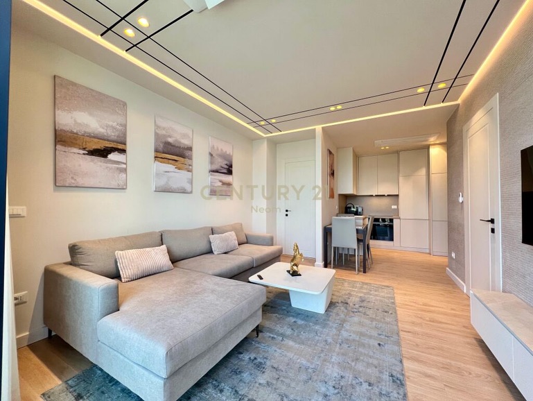 Tirane, jepet me qera apartament 1+1 Kati 9, 70 m² 1.300 € ( Lokacion: Kompleksi i preferuar dhe i qetë, pranë Parkut të Liqenit Artificiale dhe me akses në rrugët kryesore.)