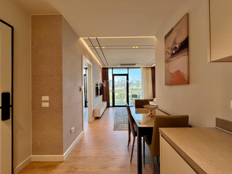 Tirane, jepet me qera apartament 1+1 Kati 9, 70 m² 1.300 € ( Lokacion: Kompleksi i preferuar dhe i qetë, pranë Parkut të Liqenit Artificiale dhe me akses në rrugët kryesore.)
