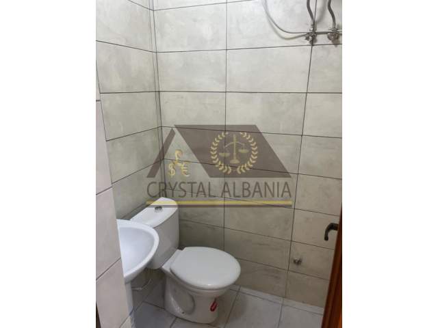 Tirane, jepet me qera ambjent biznesi Kati 0, 33 m² 400 Euro (Rruga Bardhok Biba)