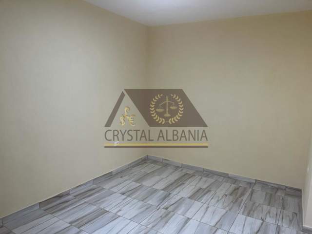 Tirane, jepet me qera ambjent biznesi Kati 0, 33 m² 400 Euro (Rruga Bardhok Biba)