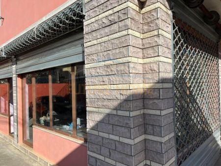 Tirane, jepet me qera dyqan Kati 0, 150 m² 400 Euro (Unaza E Re)