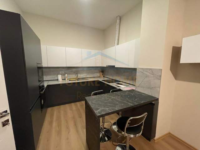 Tirane, jepet me qera apartament 1+1+BLK Kati 1, 110 m² 700 Euro (Liqeni i Thate)