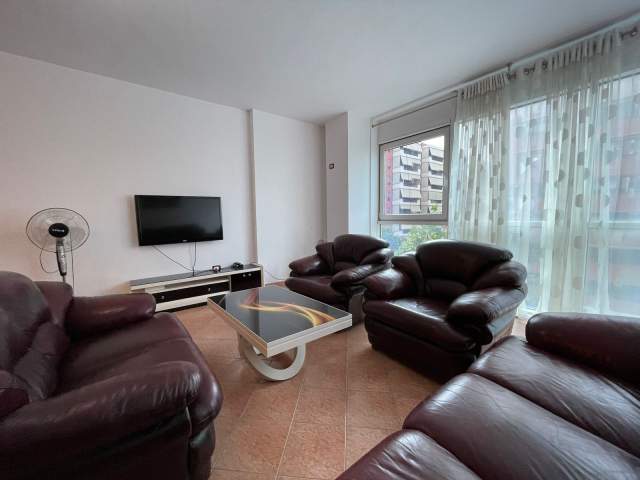 Tirane, jepet me qera apartament 2+1+BLK Kati 4, 95 m² 550 Euro (Rruga e Kavajes)