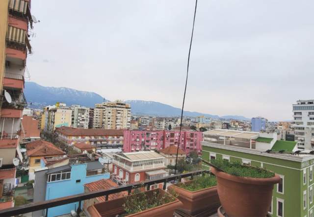 Tirane, shitet apartament 103 m² 165.000 Euro