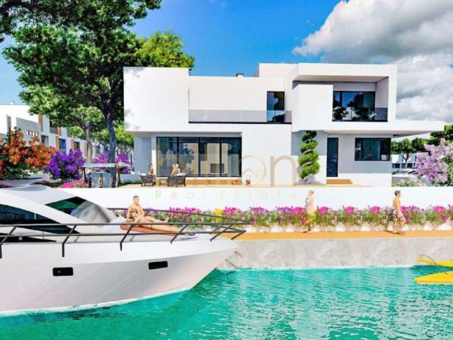 Durres, shes Vile 3+1 Kati 2, 223 m² 392.000 Euro (GJIRI I LALZIT)