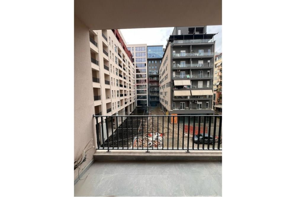 Tirane, shes 1+1+Ballkon Kati 3, 71 m² 143.000 € (dritan hoxha)