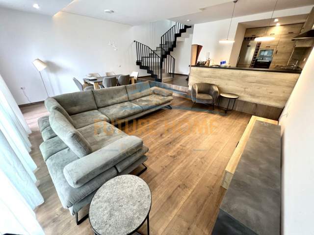 Tirane, shitet Vile 3 Katshe Kati 3, 382 m²435000Euro (RRUGA E VILAVE TEG)