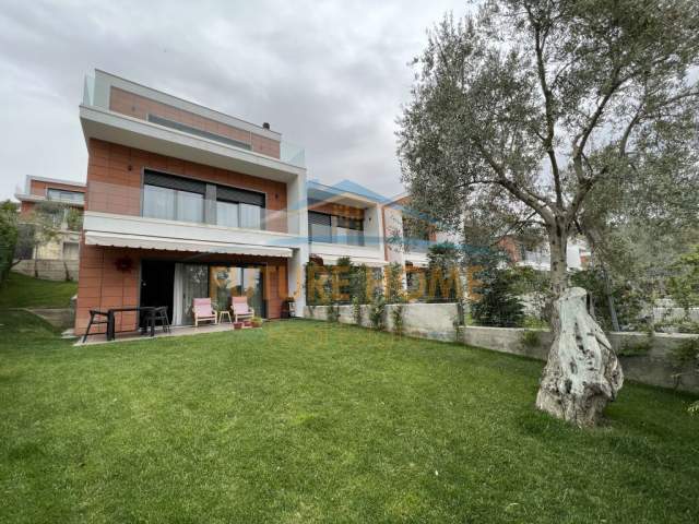 Tirane, shitet Vile 3 Katshe Kati 3, 382 m²435000Euro (RRUGA E VILAVE TEG)