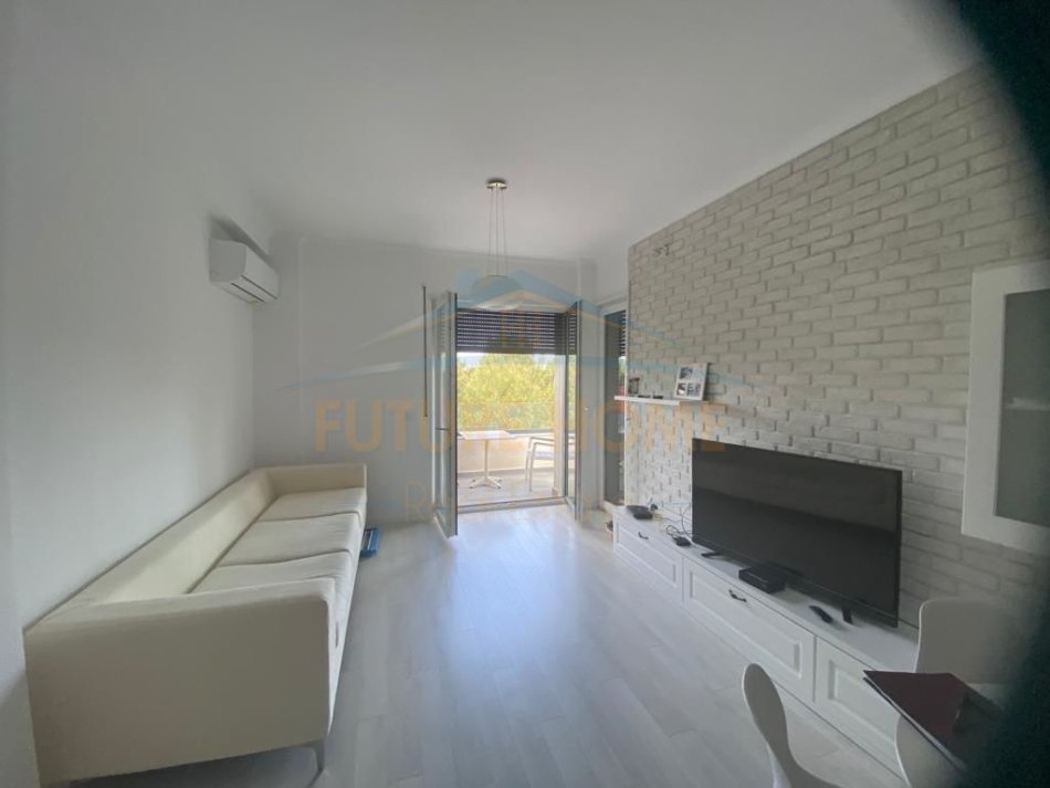 Durres, jepet me qera apartament 1+1 Kati 2, 65 m² 1.500 € (Gjiri i Lalezit, Durres)