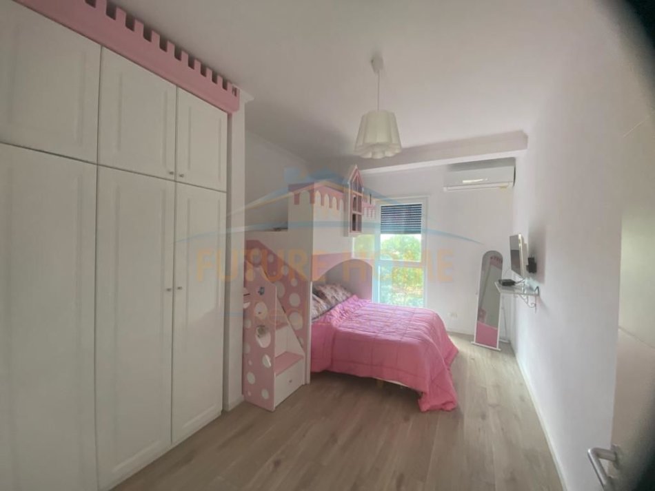 Durres, jepet me qera apartament 1+1 Kati 2, 65 m² 1.500 € (Gjiri i Lalezit, Durres)