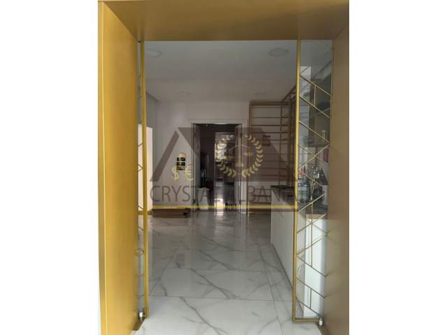 Tirane, jepet me qera ambjent biznesi Kati 2, 200 m² 2.500 Euro (Rruga "Nikoll  Lena")