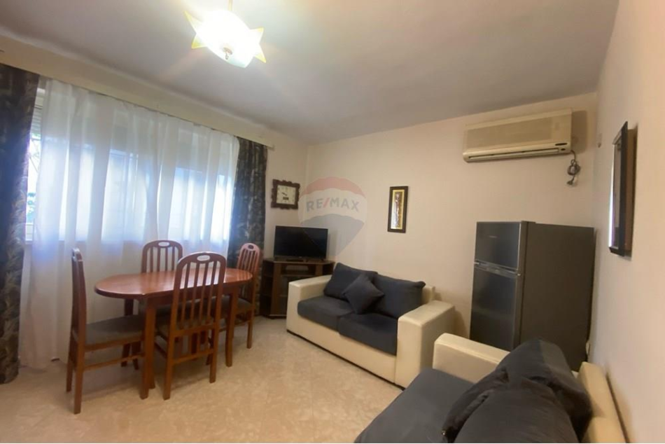 Tirane, jepet me qera apartament 2+1 Kati 2, 78 m² 450 € (Rruga Muhamet Gjollesha)
