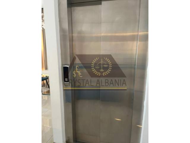 Tirane, jepet me qera ambjent biznesi Kati 2, 200 m² 2.500 Euro (Rruga "Nikoll  Lena")