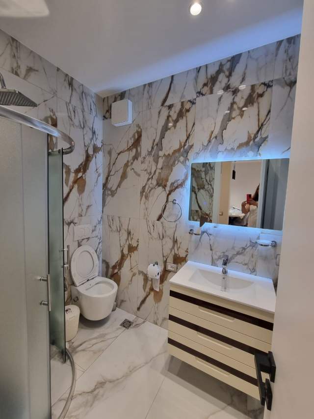 Tirane, jepet me qera apartament 1+1+BLK Kati 5, 65 m² 600 Euro (Ambasada Amerikane)