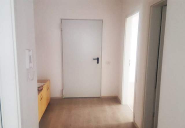 Tirane, shitet apartament 230 m² 140.000 Euro