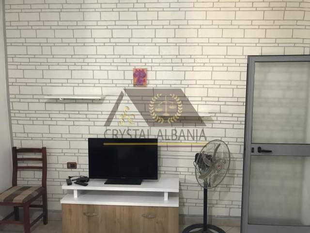 Tirane, jepet me qera apartament 3+1 Kati 0, 100 m² 320 Euro