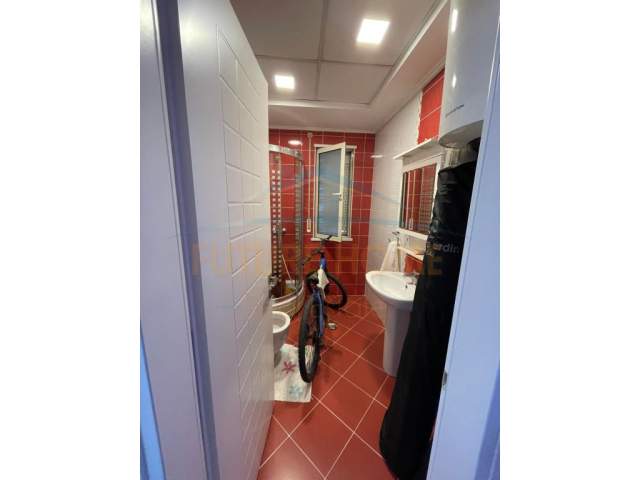 Tirane, shes apartament 2+1 Kati 7, 113 m² 145.000 Euro (Ish Parku Autobusave)
