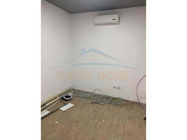 Durres, jepet me qera ambjent biznesi Kati 2, 193 m² 1.700 Euro (Rruga Egnatia)