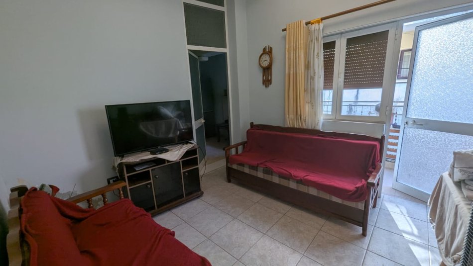 Tirane, jepet me qera apartament 1+1 Kati 2, 70 m² 450 € (Sheshi Willson)