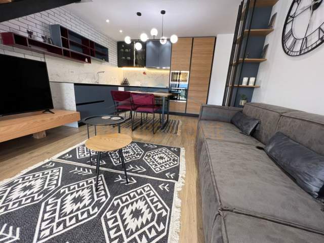 Tirane, jepet me qera apartament duplex 2+1+BLK Kati 3, 91 m² 850 Euro (Porta e gjelber)
