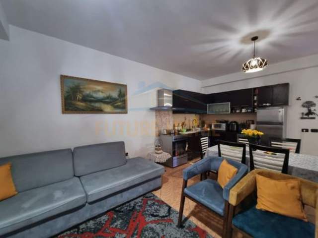 Tirane, shitet apartament 3+1 Kati 0, 115 m² 75.000 Euro