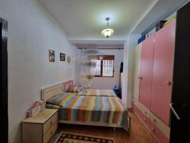 Tirane, shitet apartament 3+1 Kati 0, 115 m² 75.000 Euro