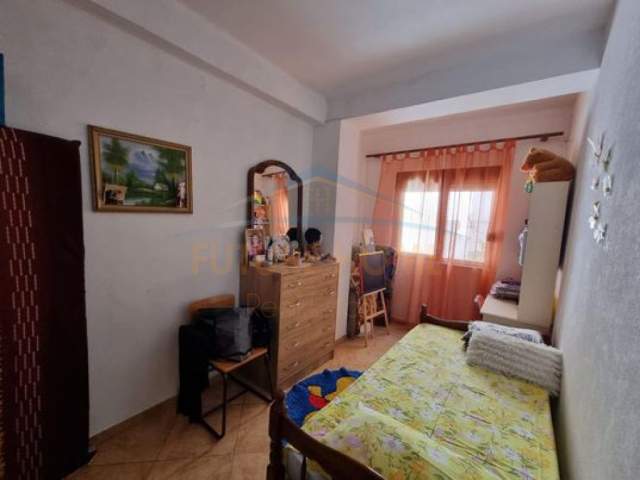 Tirane, shitet apartament 3+1 Kati 0, 115 m² 75.000 Euro