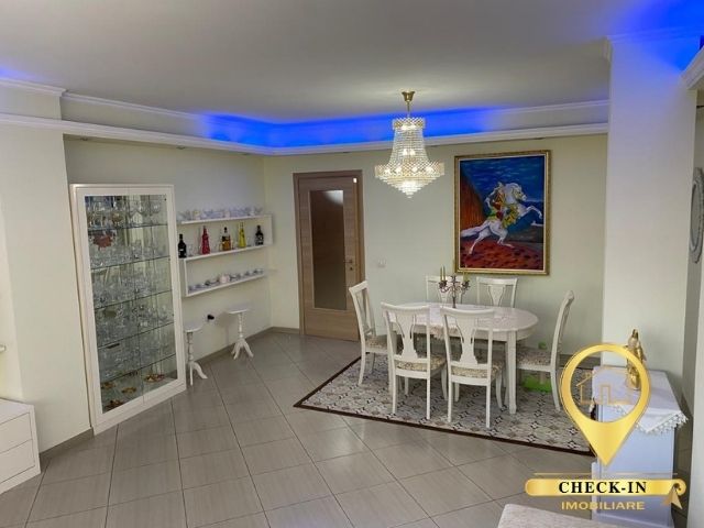 Tirane, shitet apartament 4+1+BLK Kati 5, 187 m² 310.000 Euro (Pazari i Ri)
