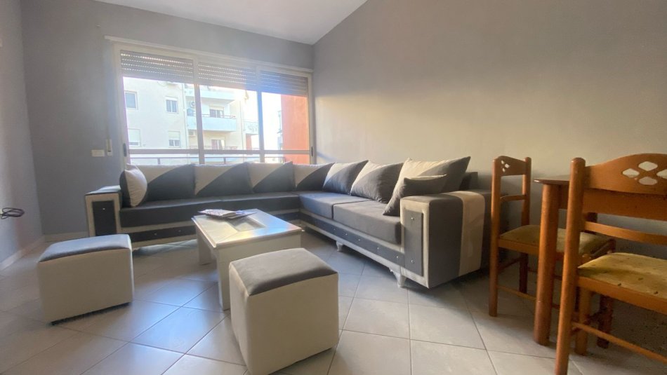 Apartament 2+1 per qira ne Yzberisht!