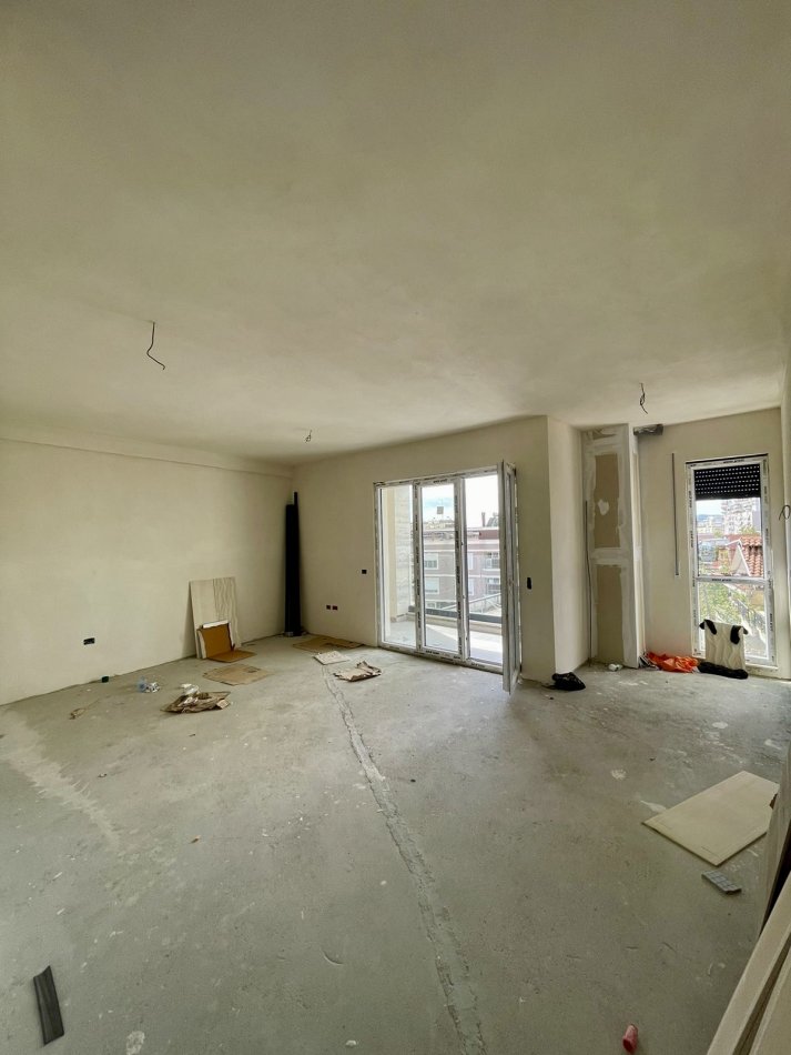 Tirane, shitet 2+1+Aneks+Ballkon Kati 3, 109 m² 180.000 € (Blv i Ri)