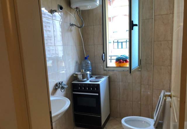Vlore, jepet me qera apartament 120 m² 300 Euro