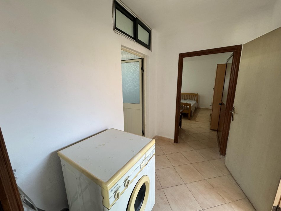 Tirane, jepet me qera apartament 1+1 Kati 1, 55 m² 350 € (Rruga frank bardhi)