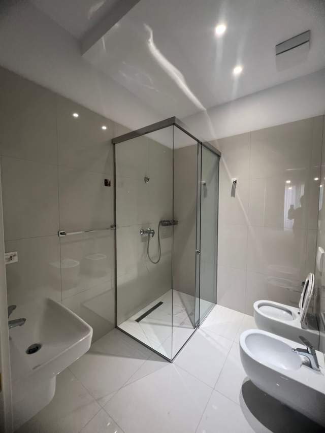 Tirane, jepet me qera apartament 2+1+BLK Kati 6, 121 m² 900 Euro (Kompleksi Delijorgji)