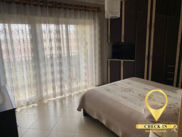 Tirane, shitet apartament 4+1+BLK Kati 5, 187 m² 310.000 Euro (Pazari i Ri)
