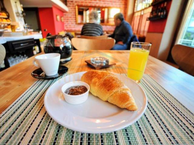 Tirane, shitet hotel Kati 0, 360 m² 800.000 Euro (Rr. Qemal Stafa)