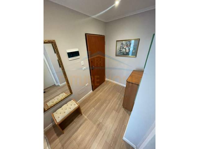 Durres, jepet me qera apartament 1+1+BLK Kati 5, 70 m² 350 Euro (Me Pamje Deti, Ne Vollga, Durres)