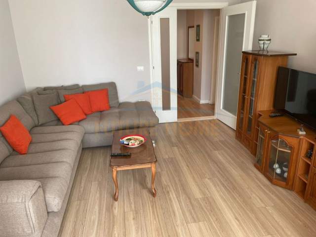 Durres, jepet me qera apartament 1+1+BLK Kati 5, 70 m² 350 Euro (Me Pamje Deti, Ne Vollga, Durres)