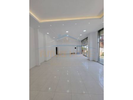 Tirane, shitet ambjent biznesi Kati 0, 173 m² 250.000 Euro (Fresku)