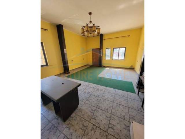 Tirane, shes ambjent biznesi Kati 1, 1.280 m² 1.200.000 Euro (Autostrada Tirane-Durres)