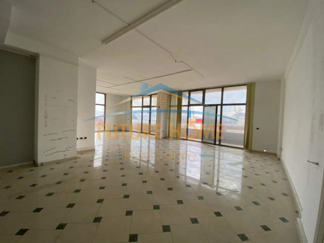 Durres, shitet ambjent biznesi Kati 3, 200 m² 1.600 Euro/m2 (Vollga)