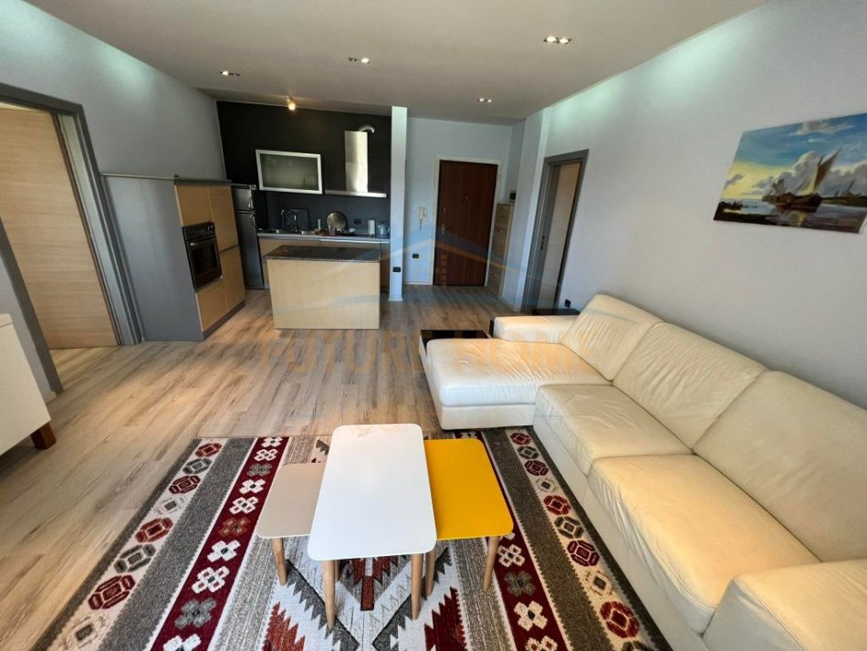 Tirane, jap me qera apartament 1+1 Kati 8, 62 m² 600 € (RRUGA E ELBASANIT)