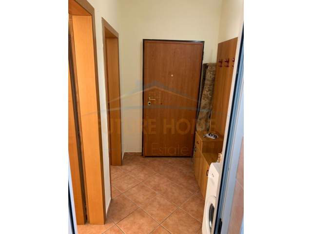 Durres, jepet me qera apartament Kati 5, 67 m² 250 Euro (Rruga Pavarsia)