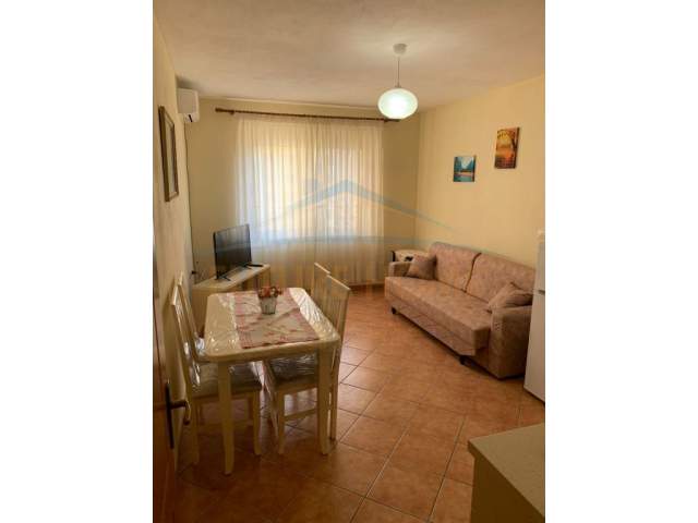 Durres, jepet me qera apartament Kati 5, 67 m² 250 Euro (Rruga Pavarsia)