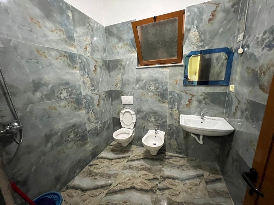 Tirane, jepet me qera apartament 3+1+Aneks Kati 1, 600 € (Rruga Pasho Hysa)