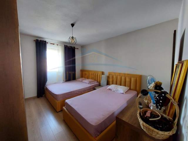 Durres, shitet apartament 1+1+BLK Kati 5, 63 m² 40.000 Euro (Prane shkolles Eftali Koci, Durres)