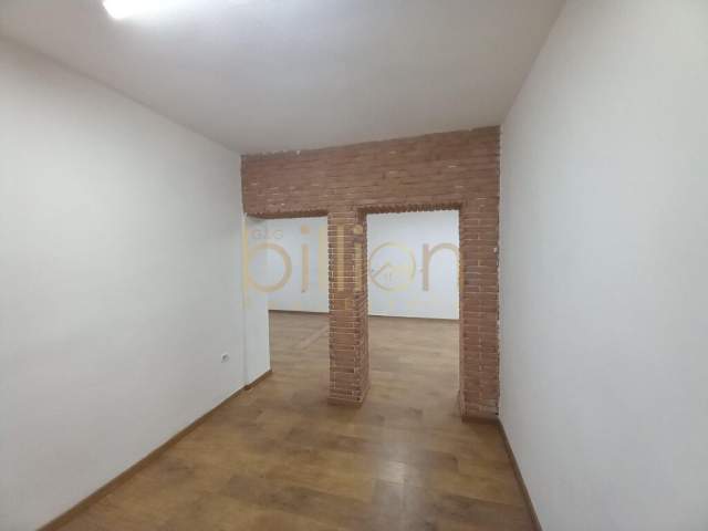 Tirane, shes ambjent biznesi Kati 0, 80 m² 180.000 Euro (Pazari i Ri)