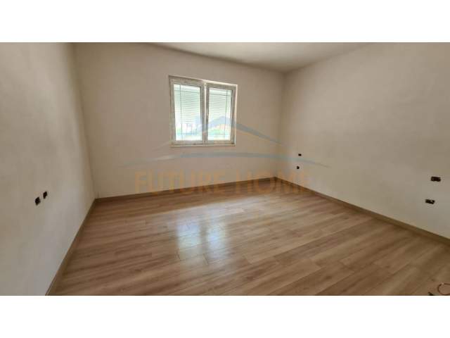 Tirane, shitet shtepi 2+1+A+BLK Kati 0, 138 m² 135.000 Euro (Rruga Misto Mame)